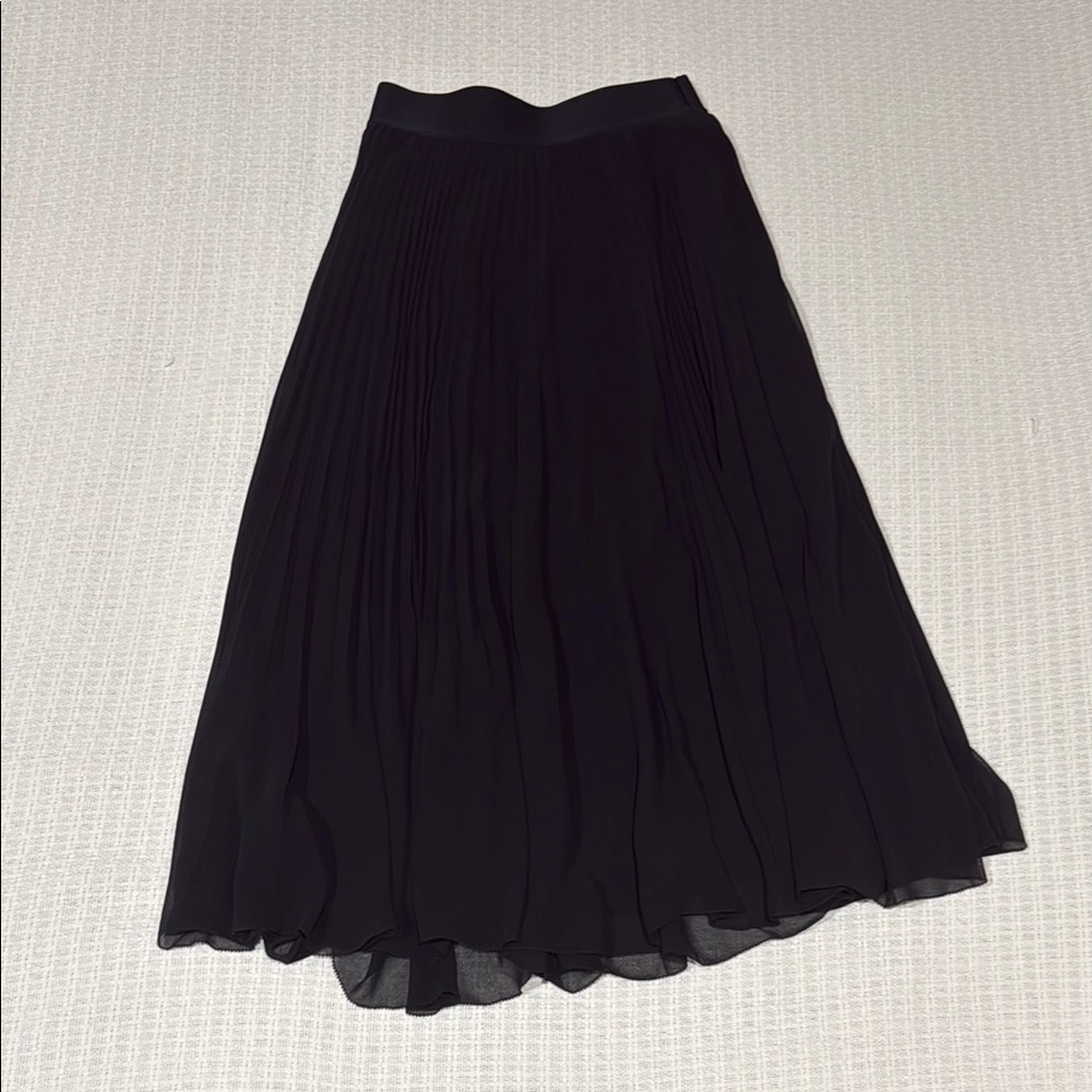 Aritzia Wilfred Twirl Pleated Skirt Black Size S NWOT